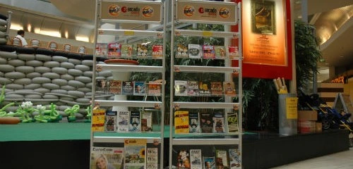 Archivfoto von Flyer24-Auslagen im Mercado-Center
